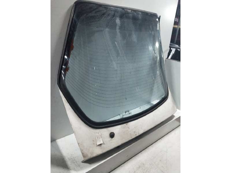 Recambio de porton trasero para subaru leone 1.3 referencia OEM IAM    Recambio de porton trasero para subaru leone 1.3 referencia OEM IAM