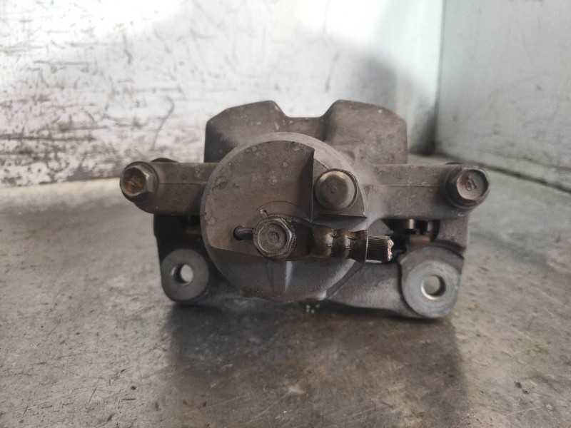 Recambio de pinza freno delantera derecha para lexus ct 200h referencia OEM IAM   