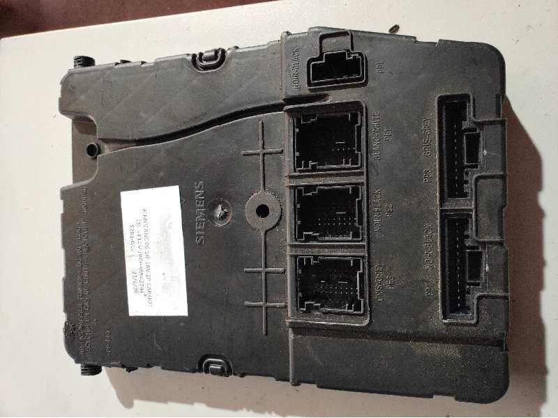 Recambio de caja reles / fusibles para renault megane ii coupe/cabrio authentique referencia OEM IAM 8200780021 U118400260I 