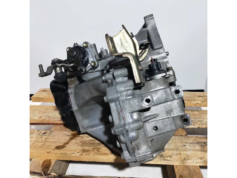 Recambio de caja cambios para toyota yaris verso (ncp2/nlp2) 1.3 linea sol referencia OEM IAM Y00613348  