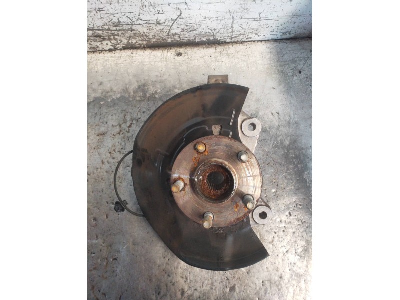 Recambio de mangueta delantera derecha para lexus ct 200h referencia OEM IAM   