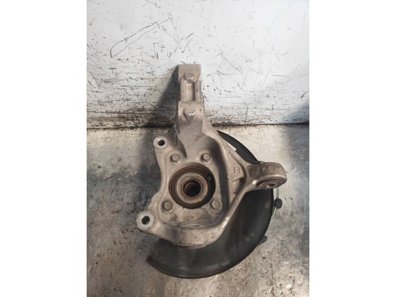 Recambio de mangueta delantera derecha para lexus ct 200h referencia OEM IAM   