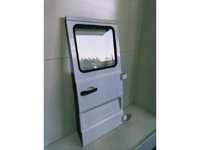 Recambio de puerta trasera derecha para mercedes mb serie:100 d caja abierta (w631) 2.4 diesel referencia OEM IAM   