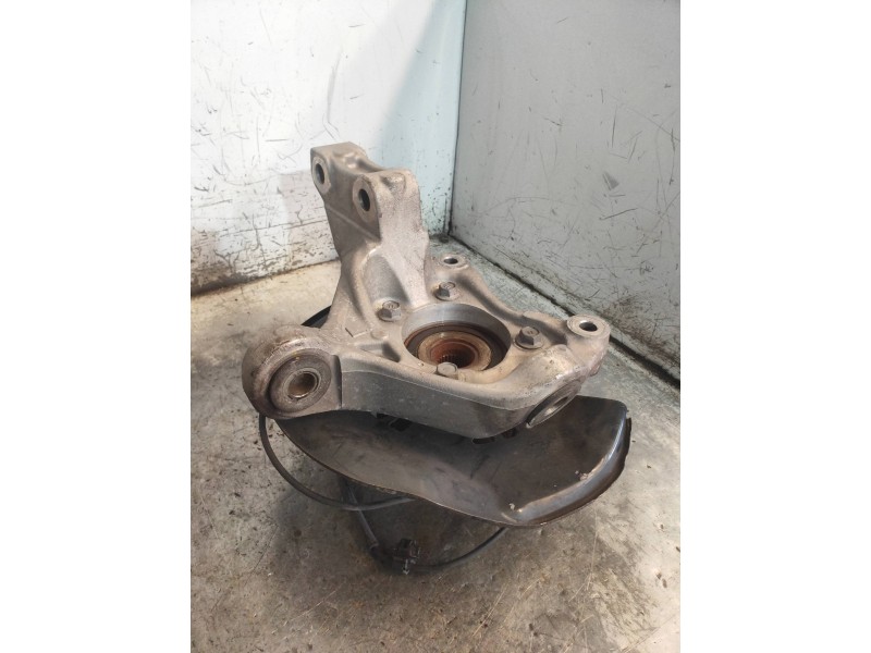 Recambio de mangueta delantera izquierda para lexus ct 200h referencia OEM IAM   