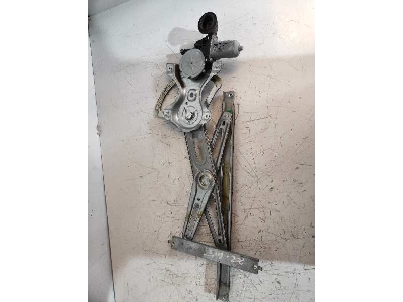 Recambio de elevalunas delantero derecho para toyota auris luna referencia OEM IAM 857100D100 973582100 AV2621002330