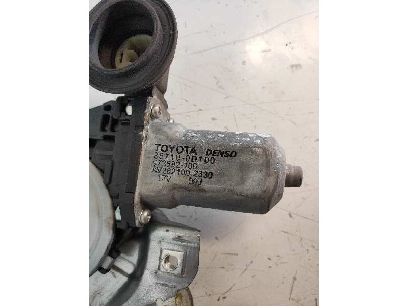 Recambio de elevalunas delantero derecho para toyota auris luna referencia OEM IAM 857100D100 973582100 AV2621002330