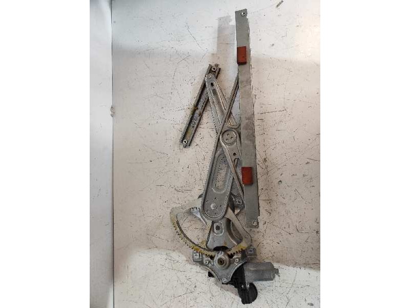 Recambio de elevalunas delantero derecho para toyota auris luna referencia OEM IAM 857100D100 973582100 AV2621002330