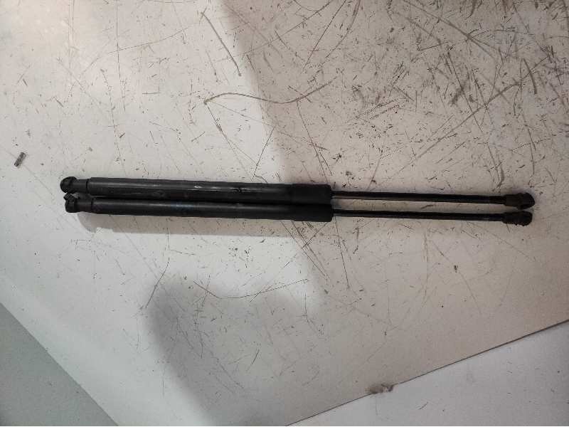 Recambio de amortiguadores maletero / porton para toyota auris luna referencia OEM IAM 2466ZG  