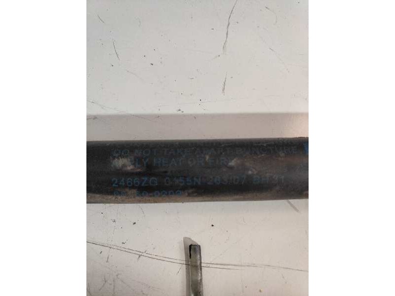 Recambio de amortiguadores maletero / porton para toyota auris luna referencia OEM IAM 2466ZG  