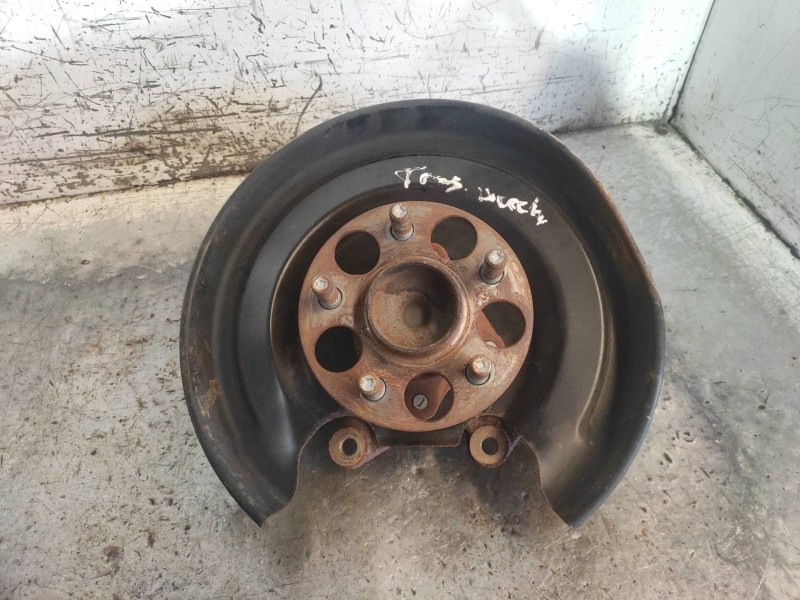 Recambio de mangueta trasera derecha para lexus ct 200h referencia OEM IAM   