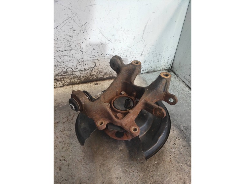 Recambio de mangueta trasera derecha para lexus ct 200h referencia OEM IAM   