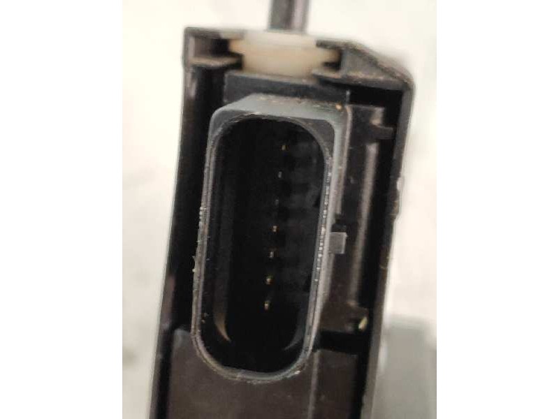 Recambio de motor cierre centralizado trasero izquierdo para peugeot 308 sw style referencia OEM IAM 9810309980  
