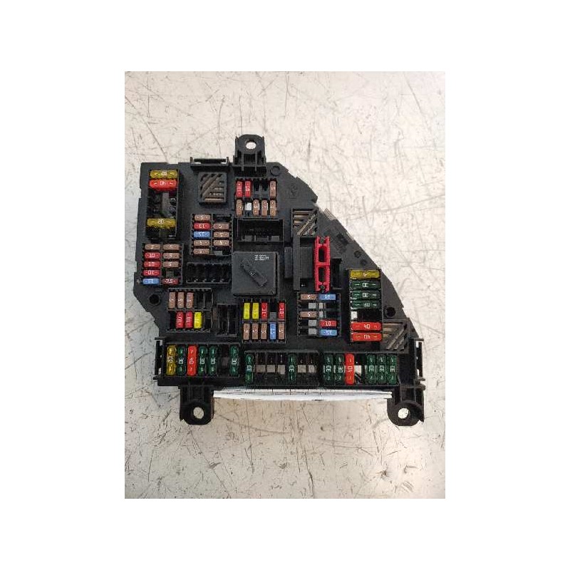 Recambio de caja reles / fusibles para bmw serie 5 lim. (f10) 520d referencia OEM IAM 92642302 417033452H 250813 04801878