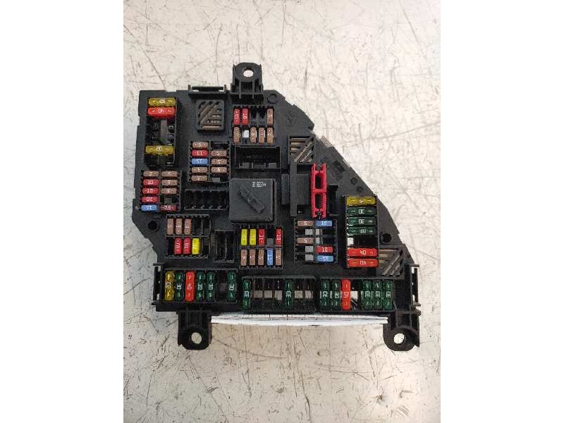 Recambio de caja reles / fusibles para bmw serie 5 lim. (f10) 520d referencia OEM IAM 92642302 417033452H 250813 04801878