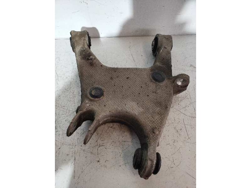 Recambio de brazo suspension inferior trasero izquierdo para bmw serie 5 lim. (f10) 520d referencia OEM IAM 3332685899 5L1 33326