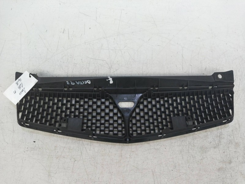 Recambio de rejilla delantera para lancia delta referencia OEM IAM   