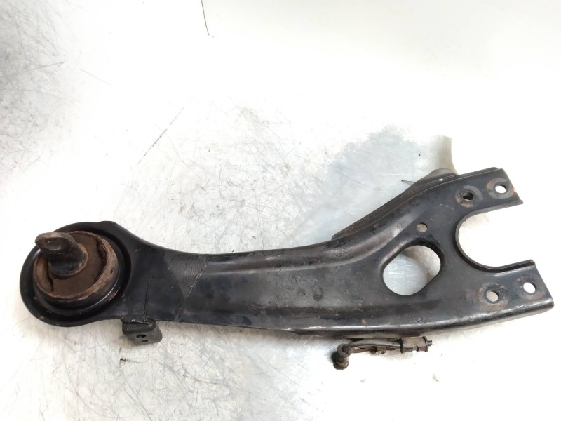 Recambio de brazo suspension inferior trasero izquierdo para kia carens (un) 2.0 crdi referencia OEM IAM   