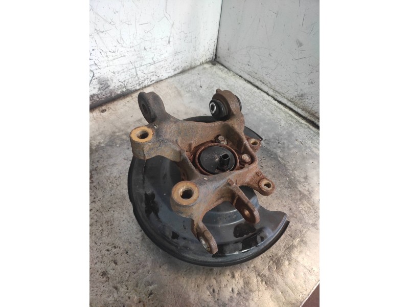 Recambio de mangueta trasera izquierda para lexus ct 200h referencia OEM IAM   