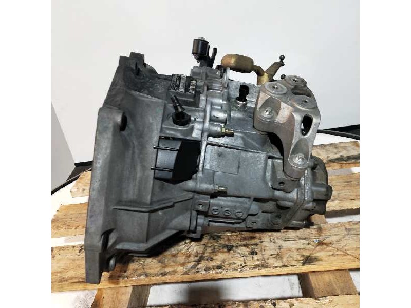 Recambio de caja cambios para opel vectra c berlina club referencia OEM IAM 13101871 GU13101871 S15931 B96064