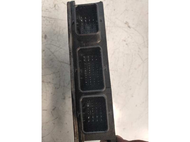 Recambio de centralita motor uce para dacia logan express ambiance referencia OEM IAM 28264422 8201002106 82011277198 81404A