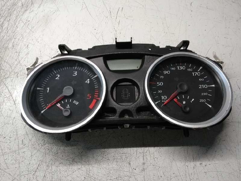 Recambio de cuadro instrumentos para renault megane ii classic berlina dynamique referencia OEM IAM 8200720321N  