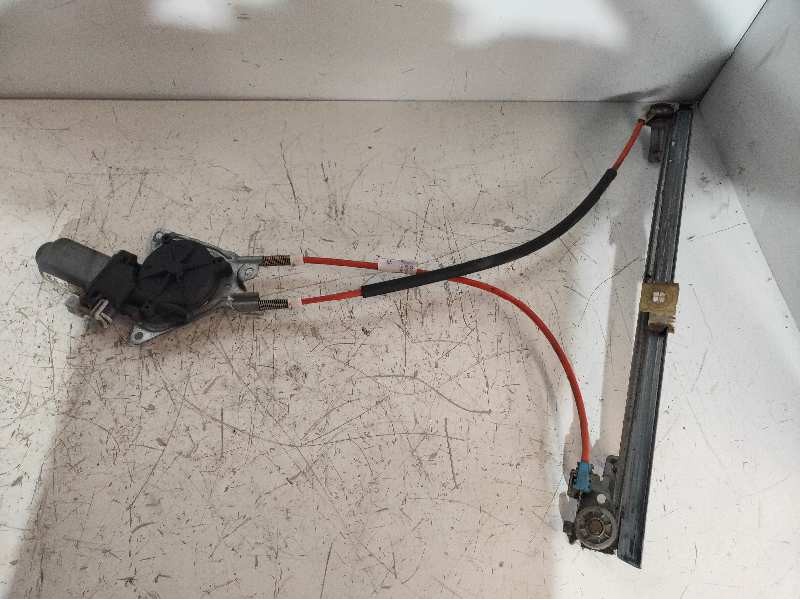 Recambio de elevalunas delantero derecho para citroen saxo 1.5 d image referencia OEM IAM 400472T3  3P