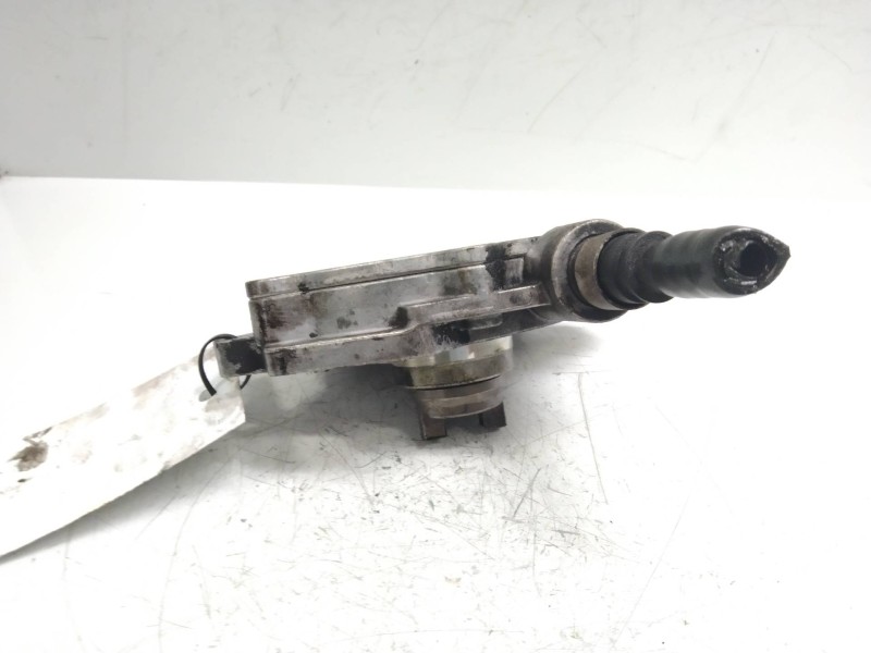 Recambio de depresor freno / bomba vacio para mercedes clase b (w245) 180 cdi (245.207) referencia OEM IAM A6402300365 640230046