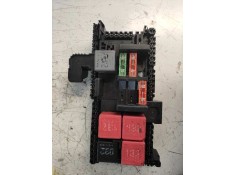 Recambio de caja reles / fusibles para mercedes clase c (w205) lim. c 220 cdi bluetec (205.004) referencia OEM IAM 529881F08 A20