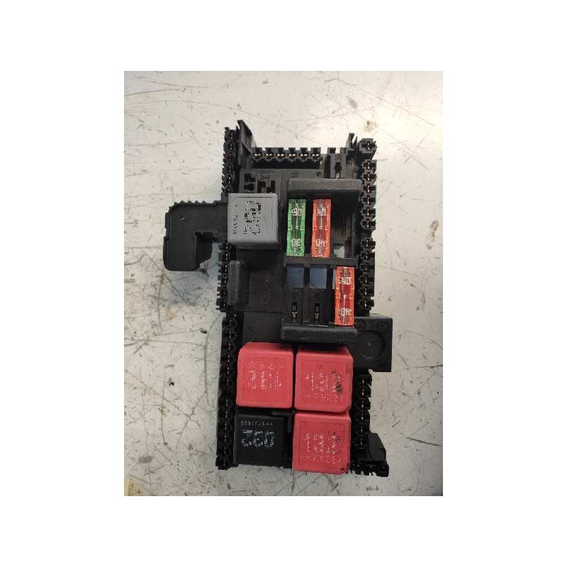 Recambio de caja reles / fusibles para mercedes clase c (w205) lim. c 220 cdi bluetec (205.004) referencia OEM IAM 529881F08 A20