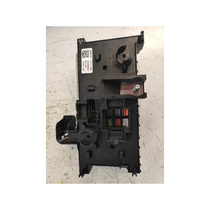 Recambio de caja reles / fusibles para mercedes clase c (w205) lim. c 220 cdi bluetec (205.004) referencia OEM IAM 529881F08 A20