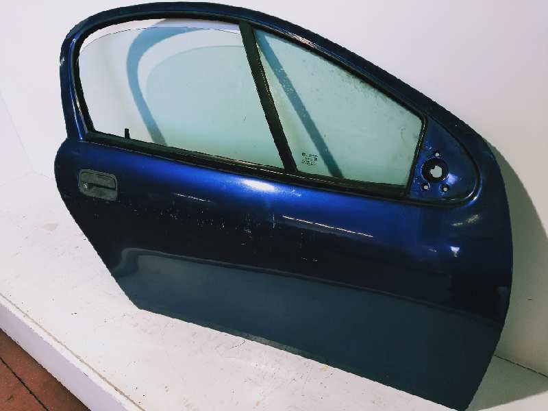 Recambio de puerta delantera derecha para opel tigra 1.4 16v referencia OEM IAM   