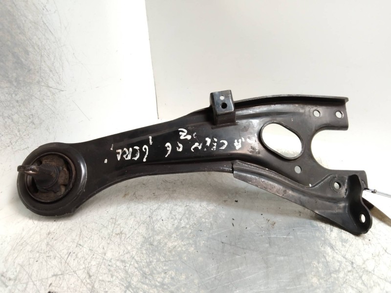 Recambio de brazo suspension inferior trasero izquierdo para kia cee´d 1.6 crdi cat referencia OEM IAM   