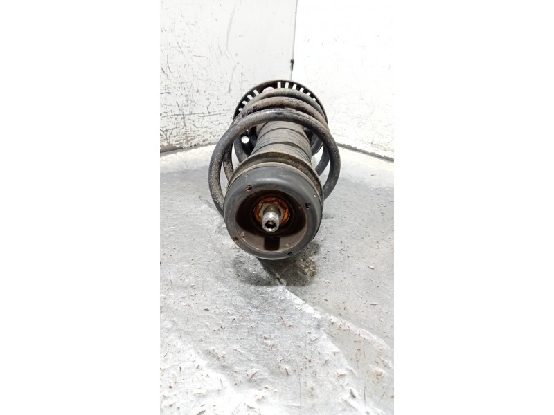 Recambio de amortiguador delantero derecho para audi a1 (8x) attraction referencia OEM IAM 6R0413031K  