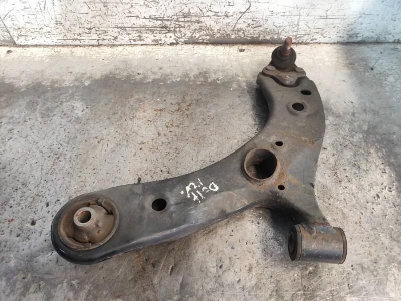 Recambio de brazo suspension inferior delantero izquierdo para lexus ct 200h referencia OEM IAM   