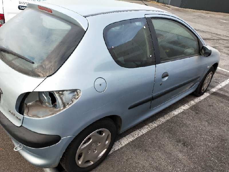 peugeot 206 berlina del año 2002