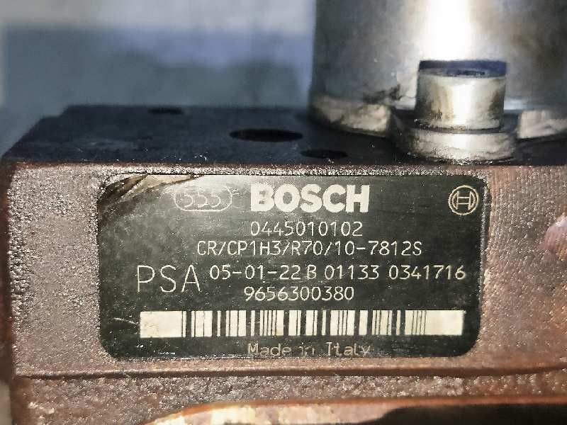 Recambio de bomba inyeccion para peugeot 206 sw x-line referencia OEM IAM 0445010102 9656300380 BOSCH