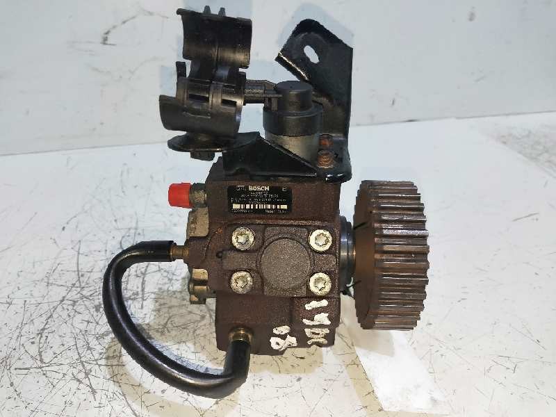 Recambio de bomba inyeccion para peugeot bipper básico referencia OEM IAM 0445010102 9683703780 BOSCH