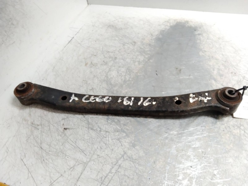 Recambio de tirante trasero derecho para kia cee´d sporty wagon 1.6 cat referencia OEM IAM   