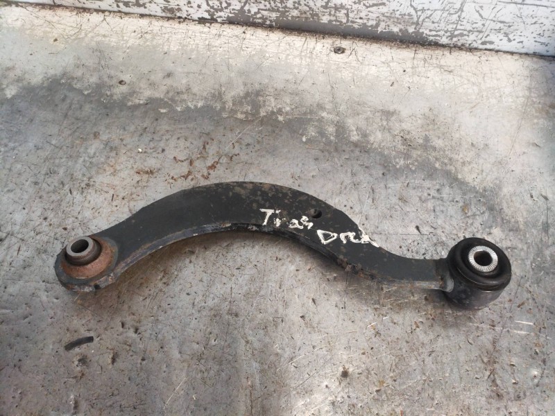 Recambio de brazo suspension superior trasero derecho para lexus ct 200h referencia OEM IAM   