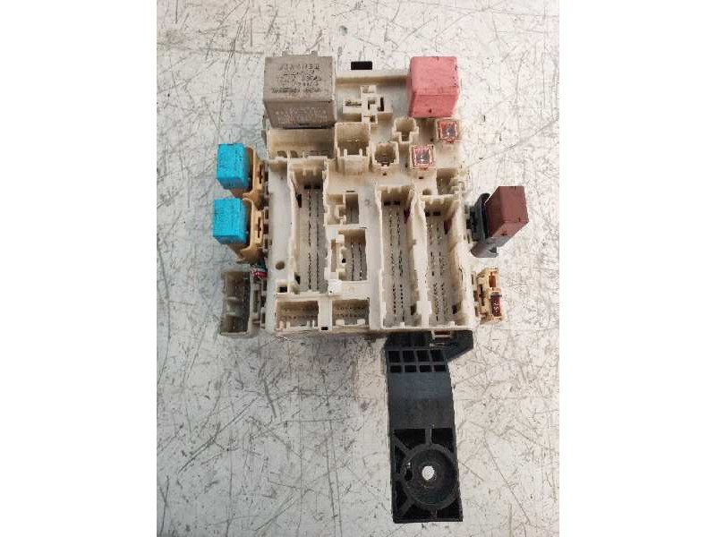 Recambio de caja reles / fusibles para toyota urban cruiser active referencia OEM IAM 908115154 9949 8273052G90 9K28 1624