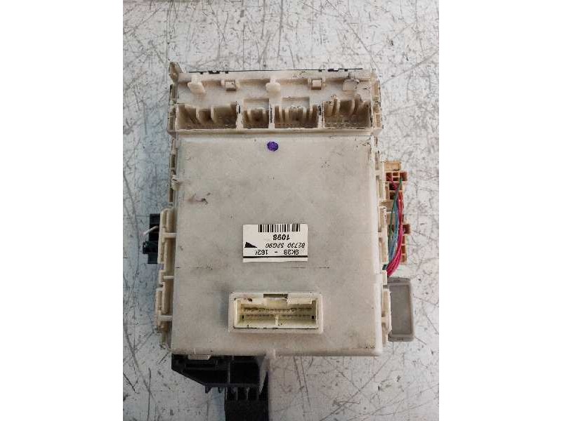 Recambio de caja reles / fusibles para toyota urban cruiser active referencia OEM IAM 908115154 9949 8273052G90 9K28 1624