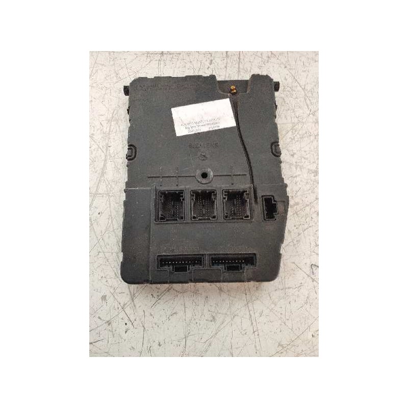 Recambio de caja reles / fusibles para renault scenic ii 1.9 dci diesel referencia OEM IAM S118400250D 8200525386 