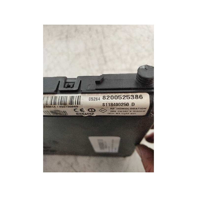 Recambio de caja reles / fusibles para renault scenic ii 1.9 dci diesel referencia OEM IAM S118400250D 8200525386 