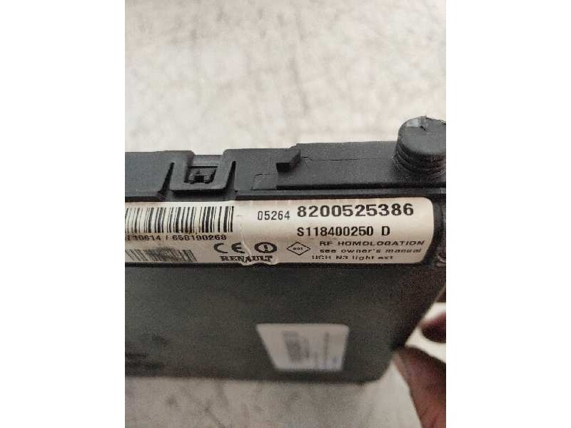 Recambio de caja reles / fusibles para renault scenic ii 1.9 dci diesel referencia OEM IAM S118400250D 8200525386 