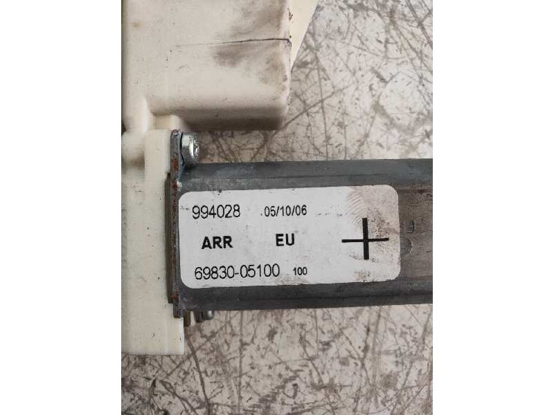 Recambio de elevalunas trasero derecho para toyota avensis berlina (t25) 2.0 d4-d executive berlina (5-ptas.) referencia OEM IAM