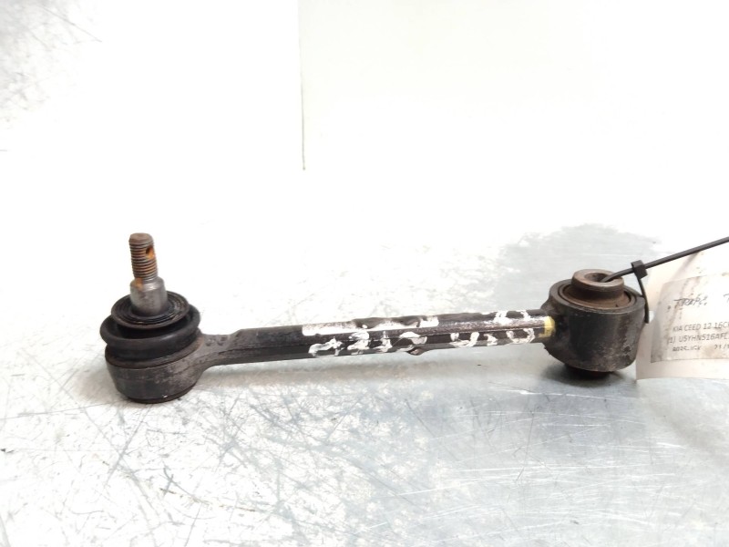 Recambio de brazo suspension inferior trasero derecho para kia cee´d 1.6 crdi cat referencia OEM IAM   
