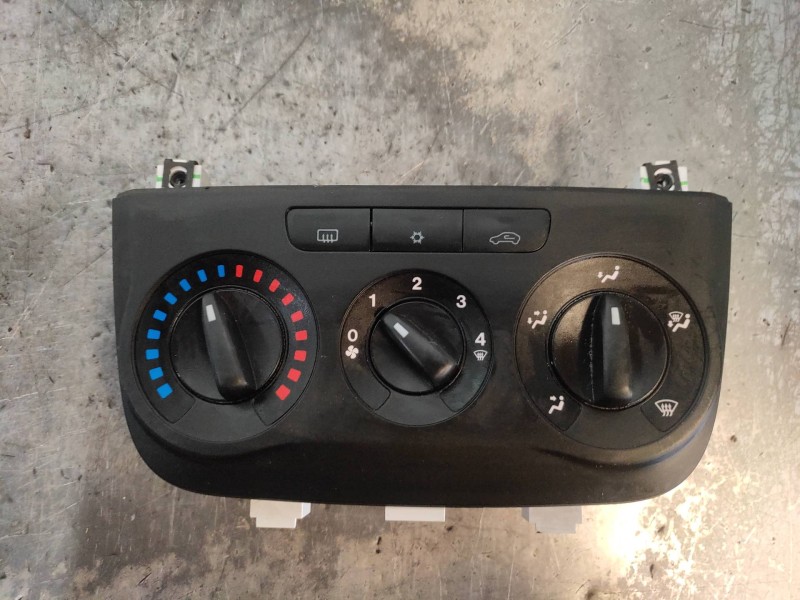 Recambio de mando calefaccion / aire acondicionado para fiat punto (evo) (199) dynamic referencia OEM IAM 505900000 4460000000 