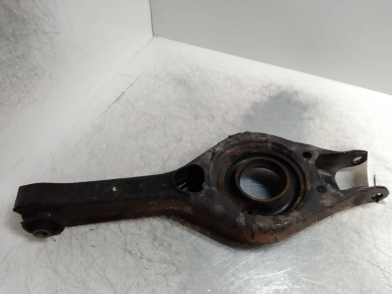 Recambio de brazo suspension inferior trasero derecho para kia cee´d 1.6 crdi cat referencia OEM IAM   