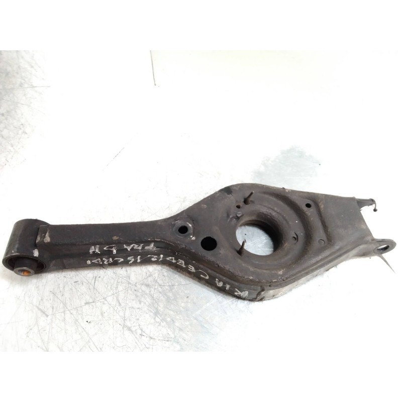 Recambio de brazo suspension inferior trasero derecho para kia cee´d 1.6 crdi cat referencia OEM IAM   