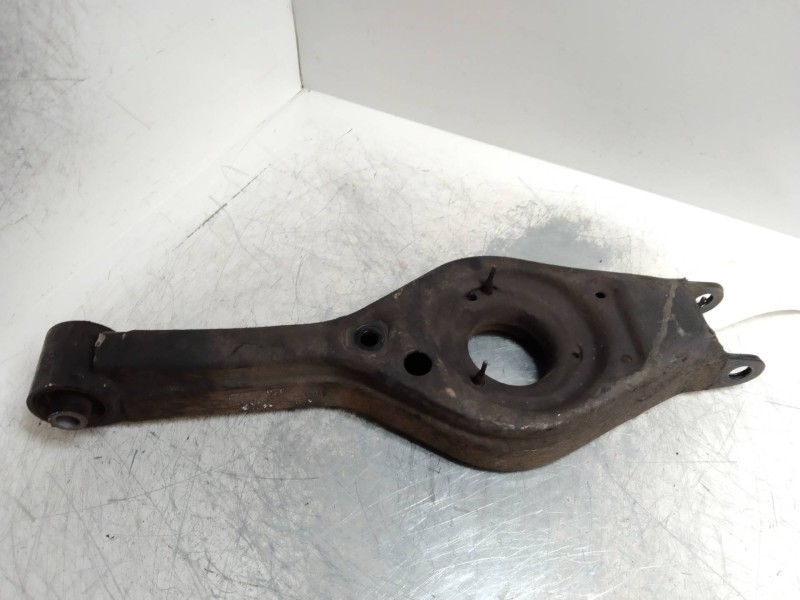 Recambio de brazo suspension inferior trasero izquierdo para kia cee´d 1.6 crdi cat referencia OEM IAM   